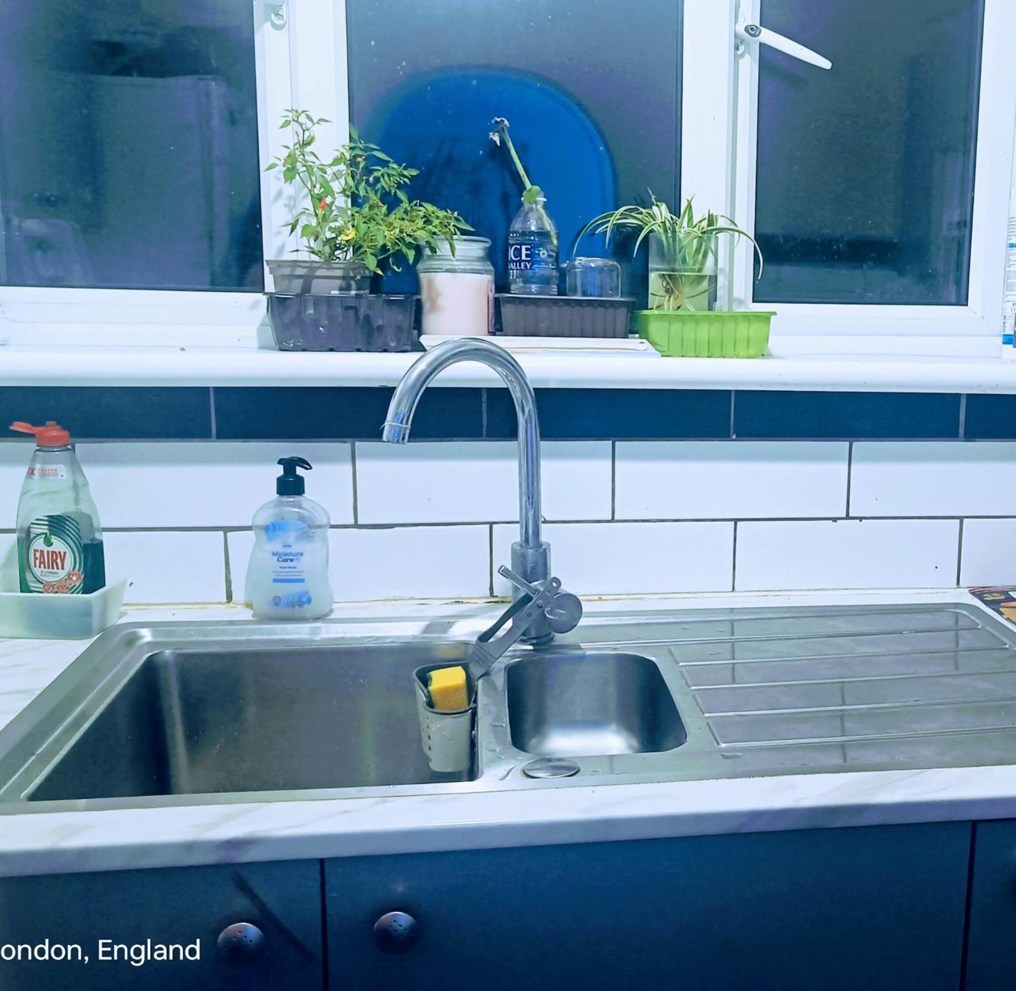 London'S Bed With Breakfast & Free Parking 아파트 외부 사진